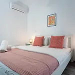 Crystal 2-bedroom In Apartment