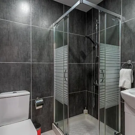 Crystal 2-bedroom In * Larnaca