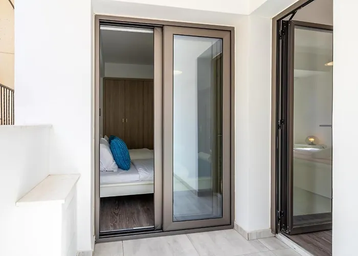 Crystal 2-bedroom In * Larnaca